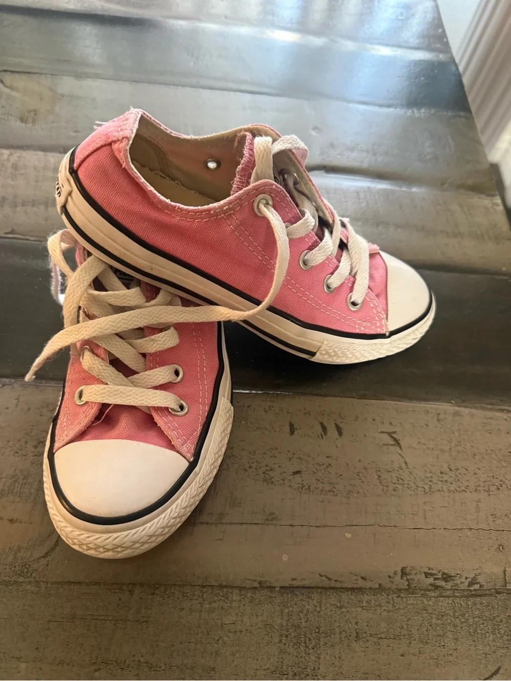 Converse classic low